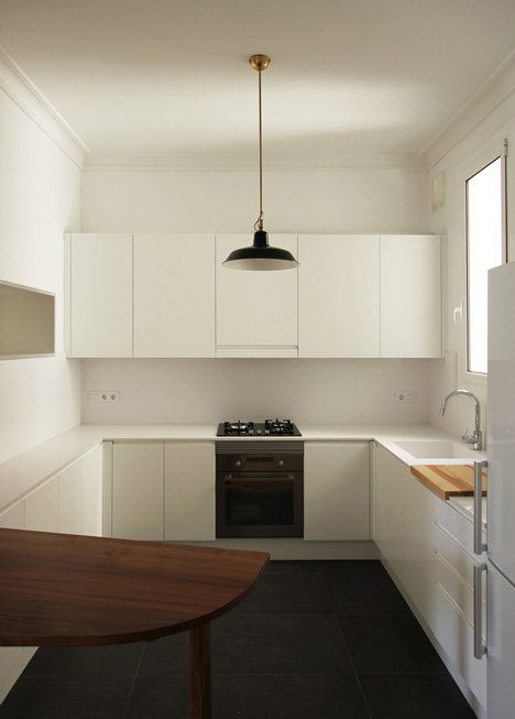 Renovation of an apartment in Barcelona by Laura Bonell Mas
