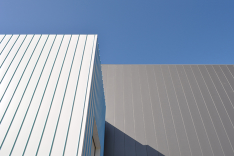 Science Studio and Formaldehyde Building for Damien Hirst by Designscape Architects