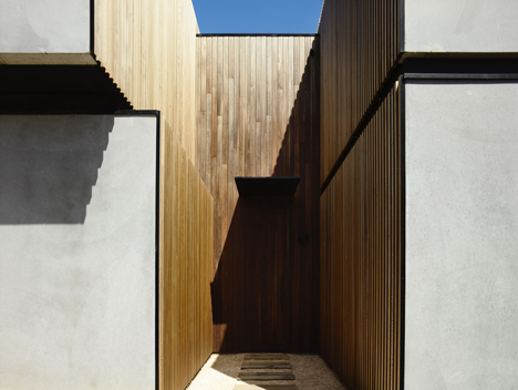 Torquay House by Wolveridge