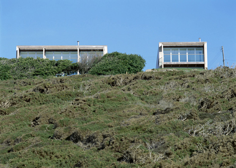 Two Passive Solar Gain Houses in Porthtowan by Simon Conder Associates