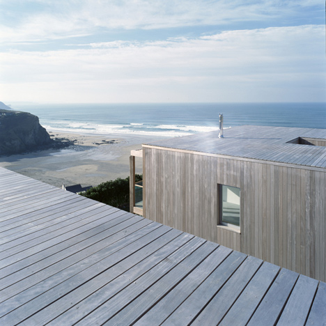 Two Passive Solar Gain Houses in Porthtowan by Simon Conder Associates