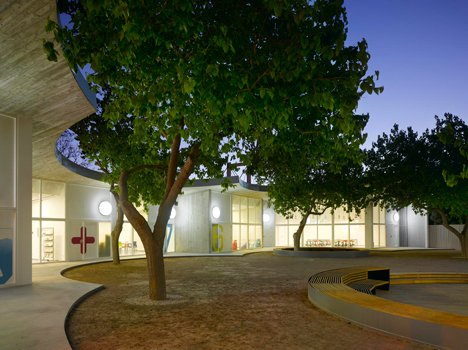 Kid University by Paredes Pedrosa