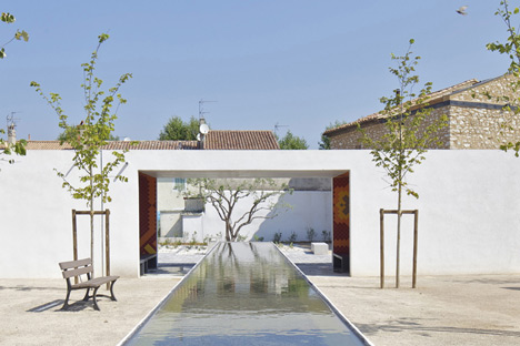 City Centre Pavilion and Main Square by Comac