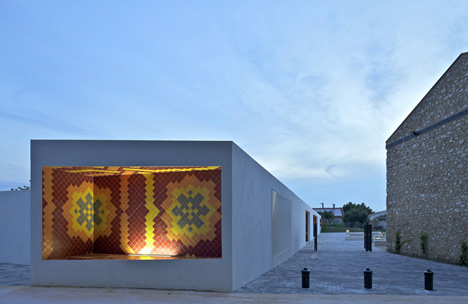 City Centre Pavilion and Main Square by Comac