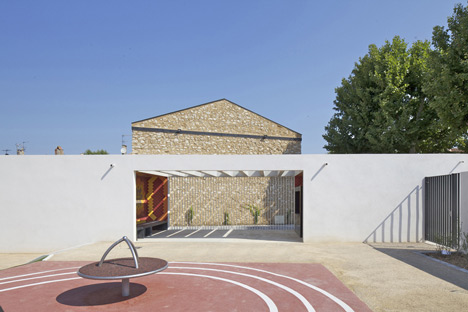 City Centre Pavilion and Main Square by Comac