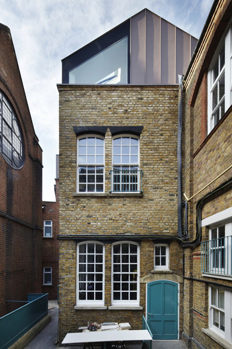 Classroom extension by Studio Webb Architects