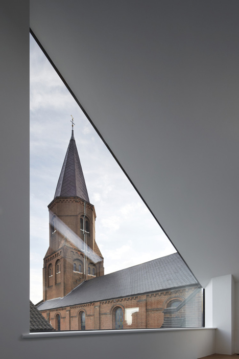 Classroom extension by Studio Webb Architects