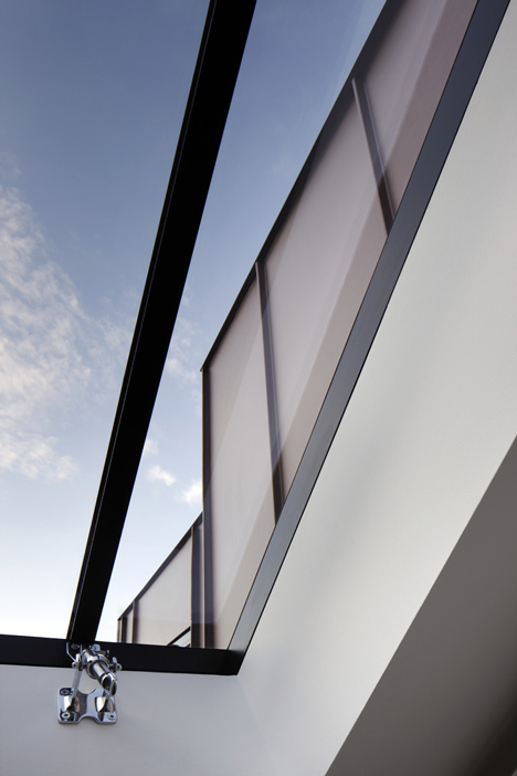Classroom extension by Studio Webb Architects