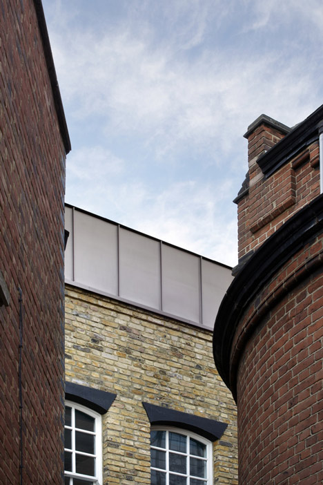 Classroom extension by Studio Webb Architects