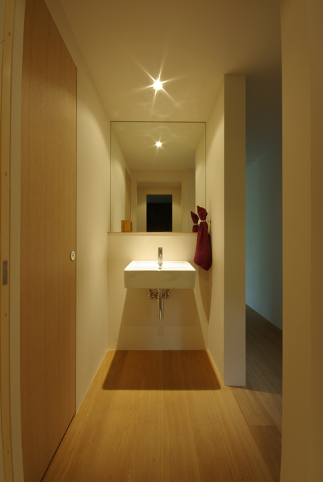 House in Fujizakura by Case Design Studio