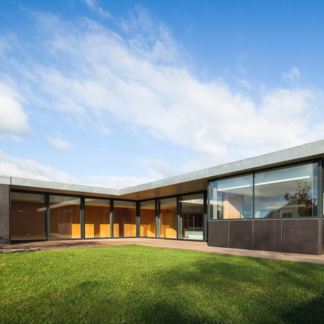 House in Mosteiro by Arquitectos Matos