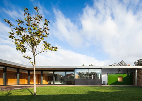 House in Mosteiro by Arquitectos Matos
