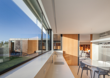 House in Mosteiro by Arquitectos Matos