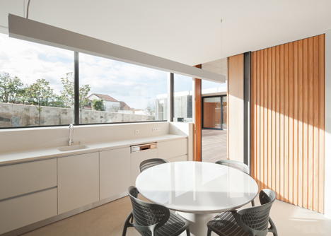 House in Mosteiro by Arquitectos Matos