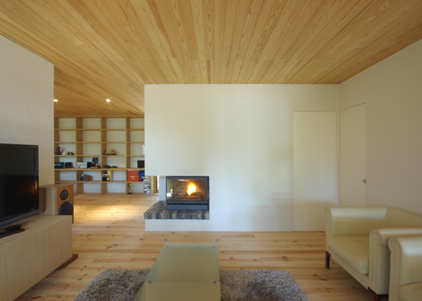 House in Oiwake by Case Design Studio
