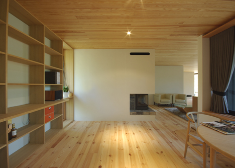 House in Oiwake by Case Design Studio