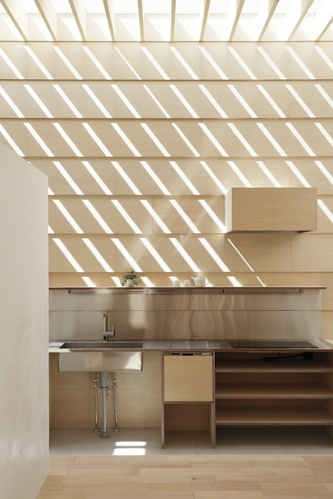 Light Walls House by mA-style architects