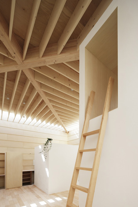 Light Walls House by mA-style architects