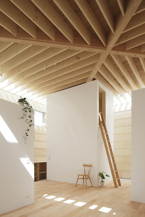 Light Walls House by mA-style architects