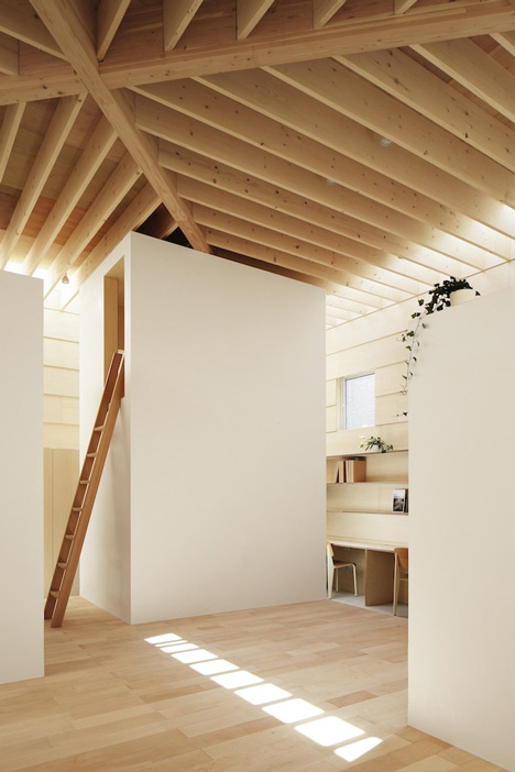 Light Walls House by mA-style architects