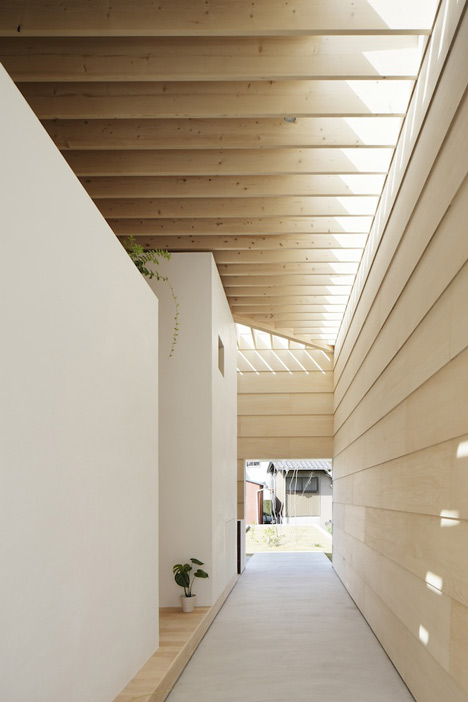 Light Walls House by mA-style architects