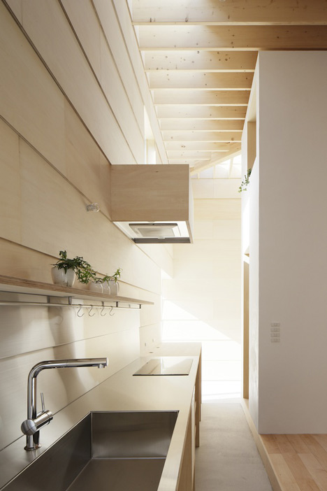 Light Walls House by mA-style architects