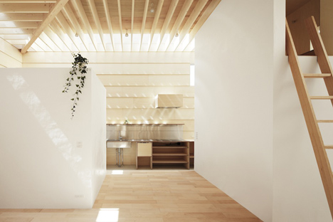 Light Walls House by mA-style architects