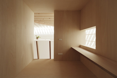 Light Walls House by mA-style architects