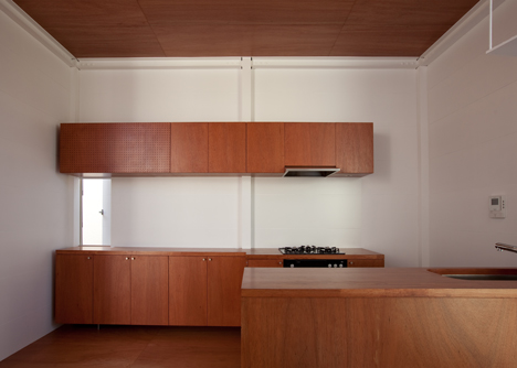 Small House by Unemori Architects