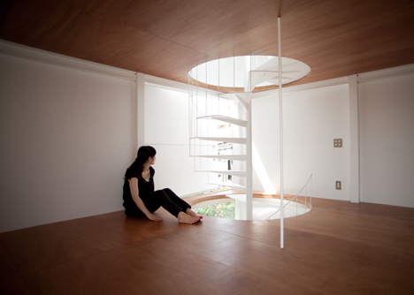 Small House by Unemori Architects