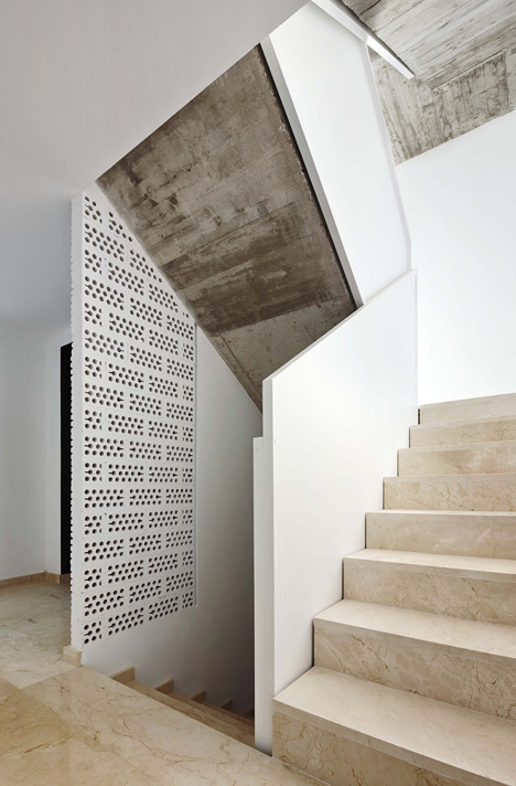 Social Housing in Palma by Ripolltizon