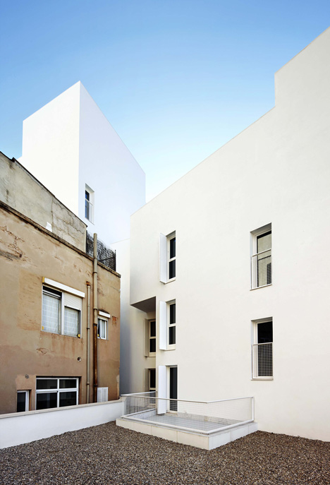 Social Housing in Palma by Ripolltizon