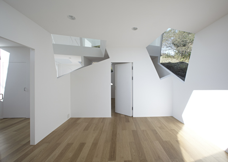 Villa Kanousan of Cubic Voids by Yuusuke Karasawa Architects