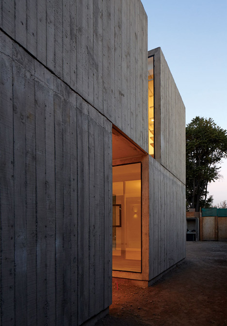 Casa La Canada by Ricardo Torrejon