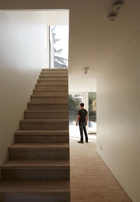 Casa La Canada by Ricardo Torrejon