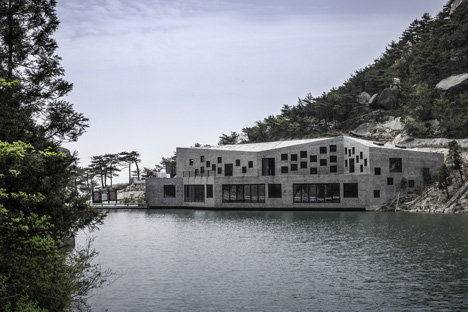 Concrete Tianzhoushan Tea House by Archiplein