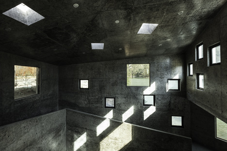 Concrete Tianzhoushan Tea House by Archiplein