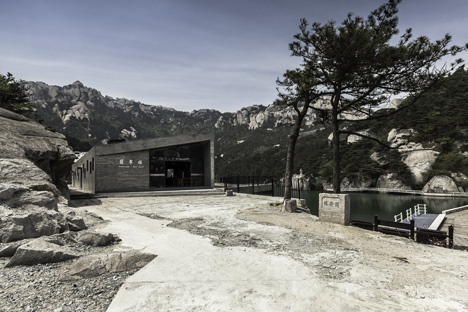 Concrete Tianzhoushan Tea House by Archiplein