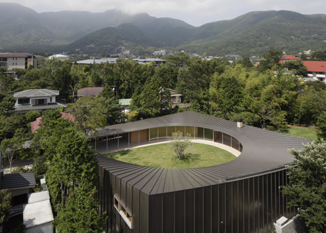 Villa at Sengokubara by Shigeru Ban