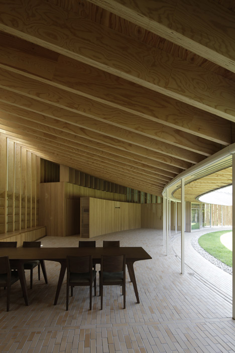 Villa at Sengokubara by Shigeru Ban