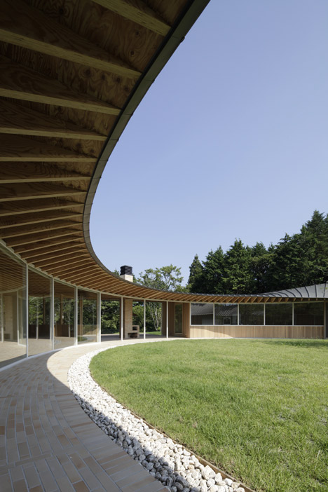 Villa at Sengokubara by Shigeru Ban