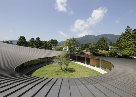 Villa at Sengokubara by Shigeru Ban