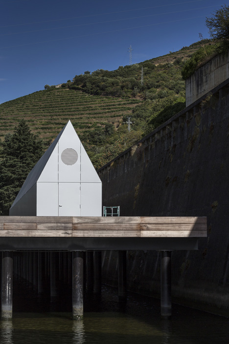 Cais Bagaúste by Belém Lima Arquitectos