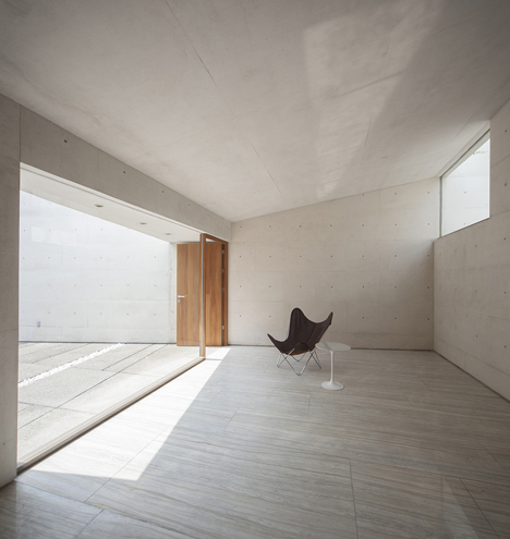 Cap House by MMX