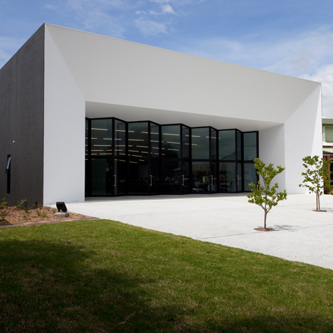 Dapto Anglican Church Auditorium by Silvester Fuller