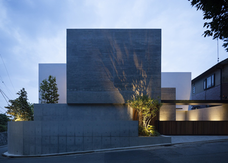 House in Shinoharadai by Tai and Associates