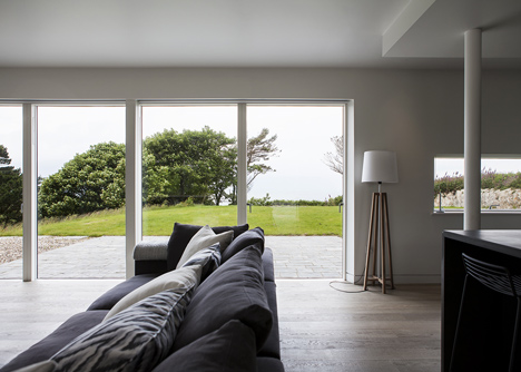 Mortehoe House by McLean Quinlan Architects