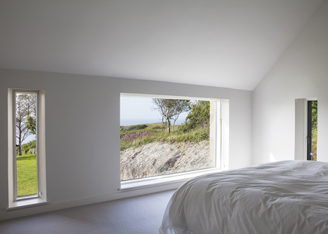 Mortehoe House by McLean Quinlan Architects