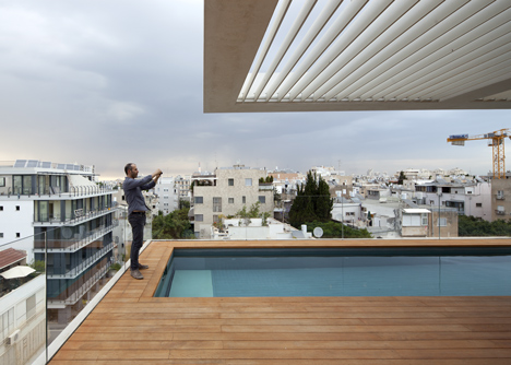 Tel Aviv Townhouse by Pitsou Kedem
