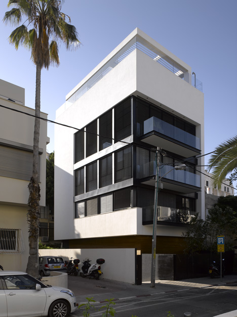 Tel Aviv Townhouse by Pitsou Kedem